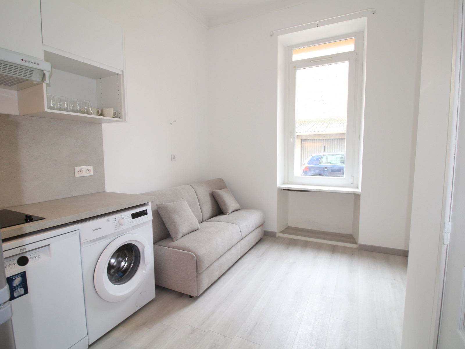 
                                                Vente
                                                 Nice 2 pièces a vendre meublé rénové ultra centre