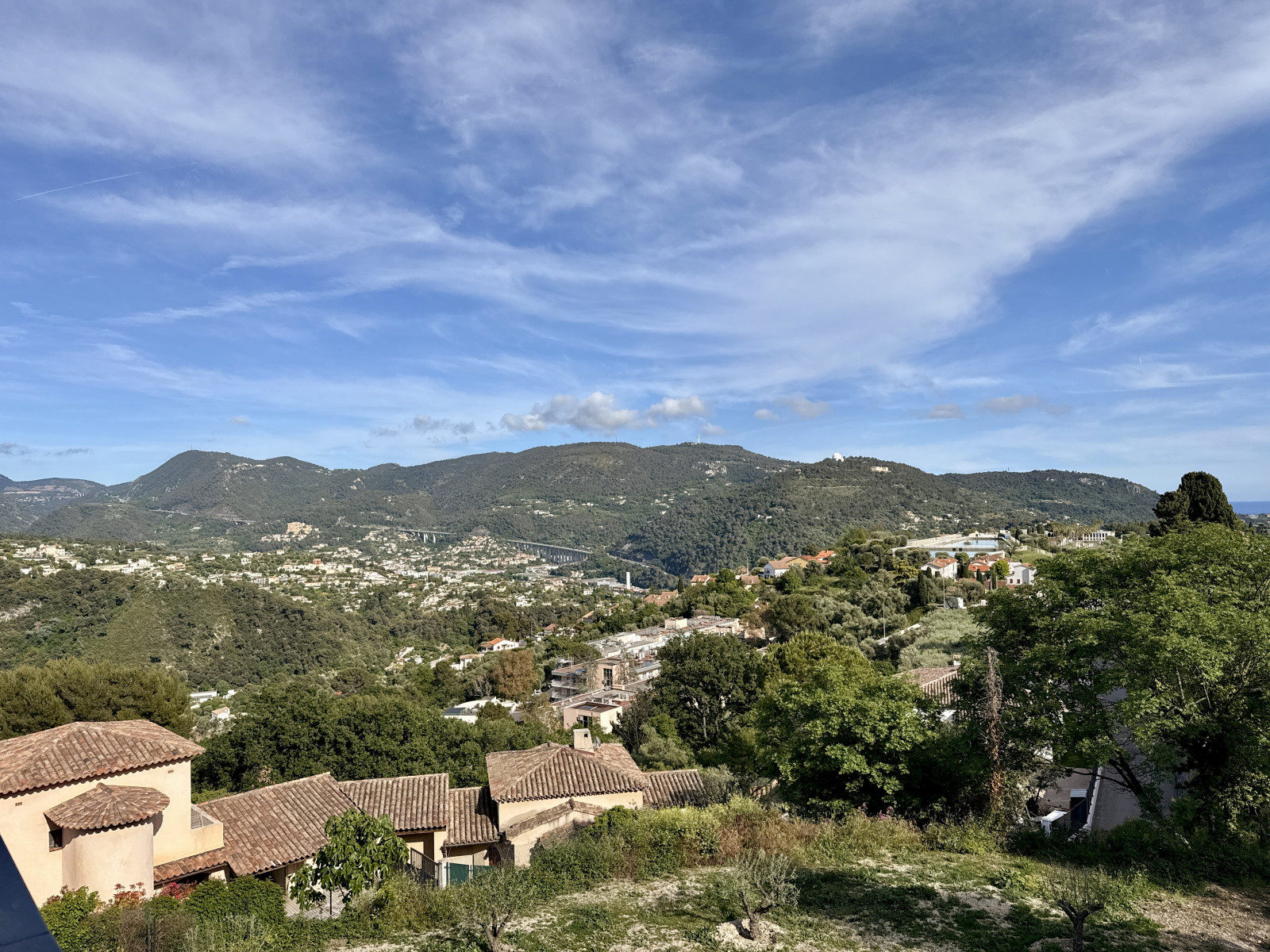 
                                                Vente
                                                 Nice - 2 pièces dans un cadre magnifique  Rimiez