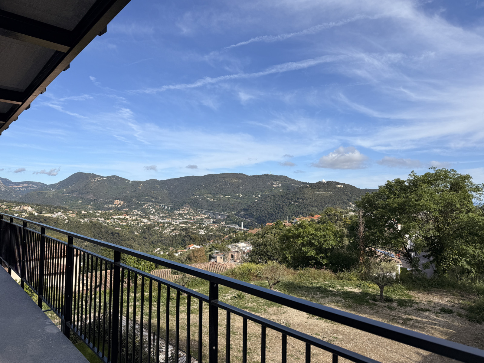 
                                                Vente
                                                 Nice - 2 pièces quartier Rimiez