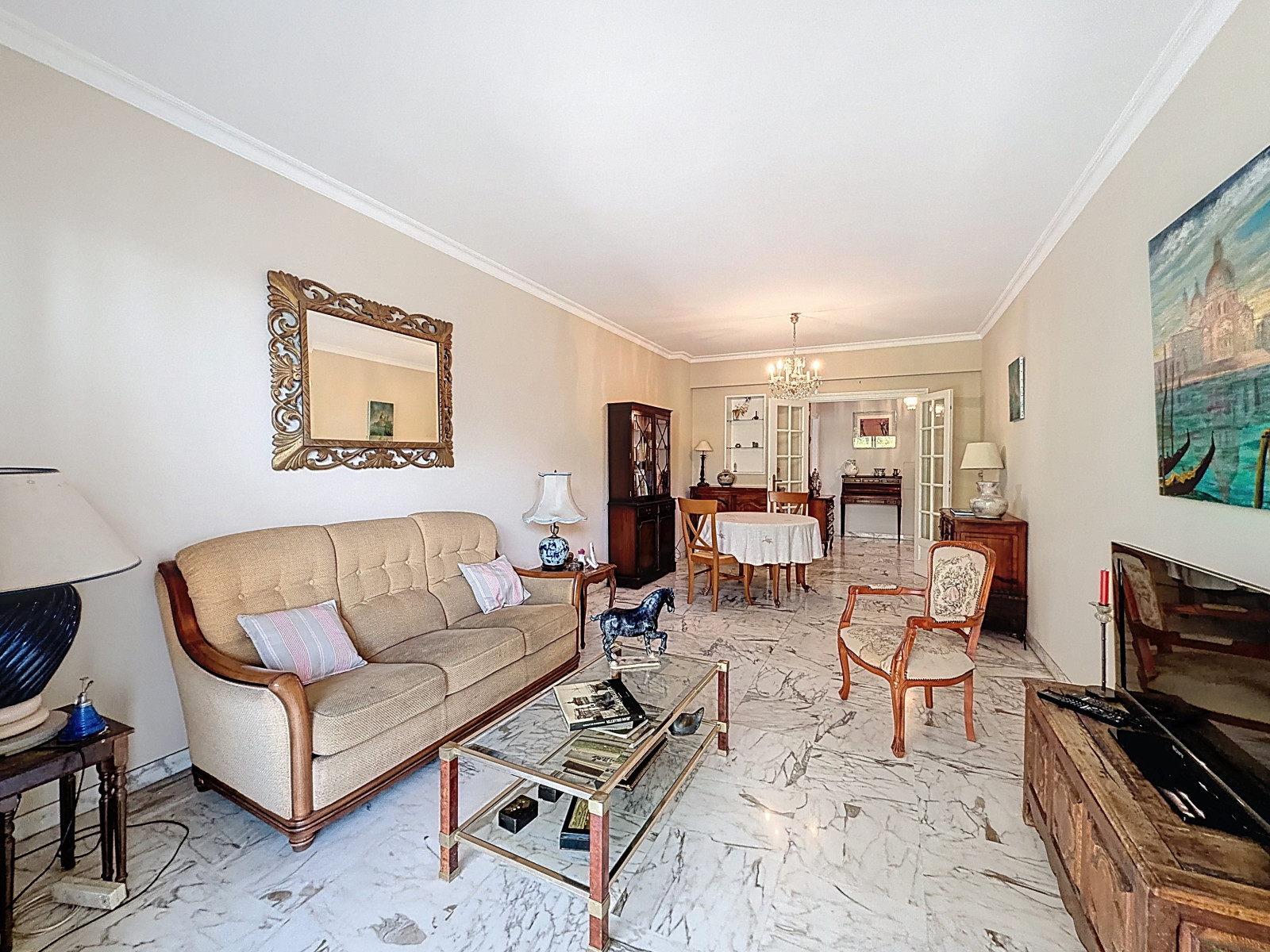 
                                                Vente
                                                 Nice - 4 pièces traversant au coeur d'une résidence élégante