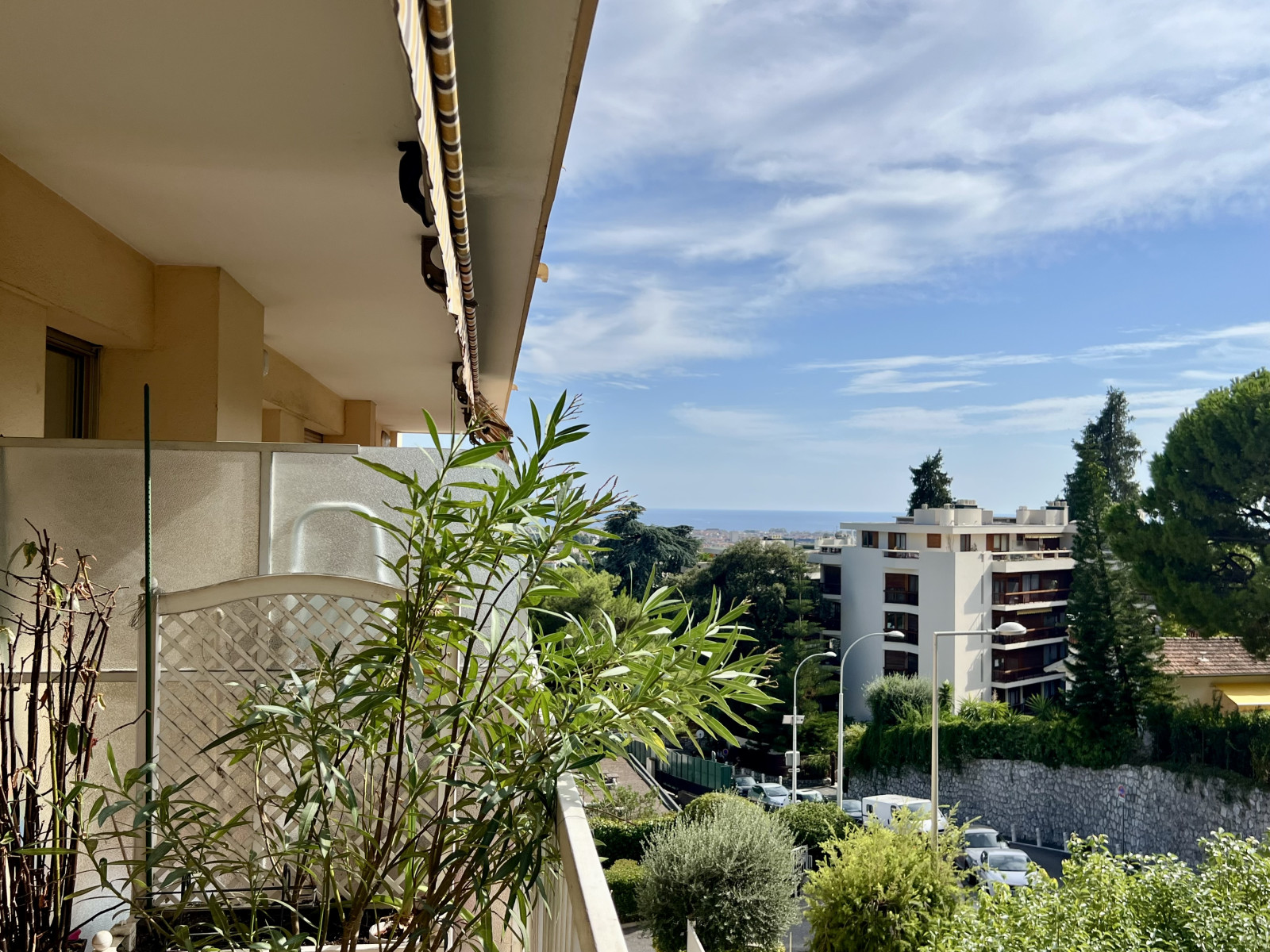 
                                                Vente
                                                 Nice - 4 pièces traversant au coeur d'une résidence élégante