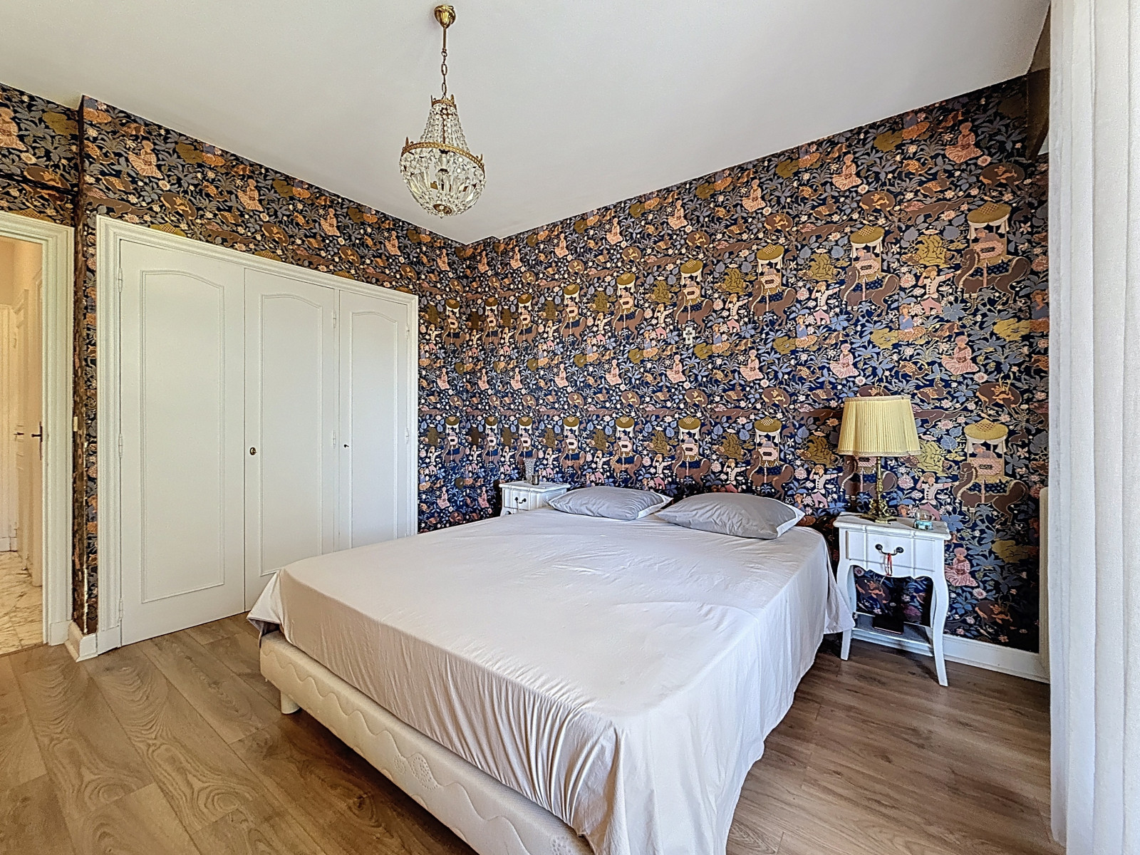 
                                                Vente
                                                 Nice - 4 pièces traversant au coeur d'une résidence élégante