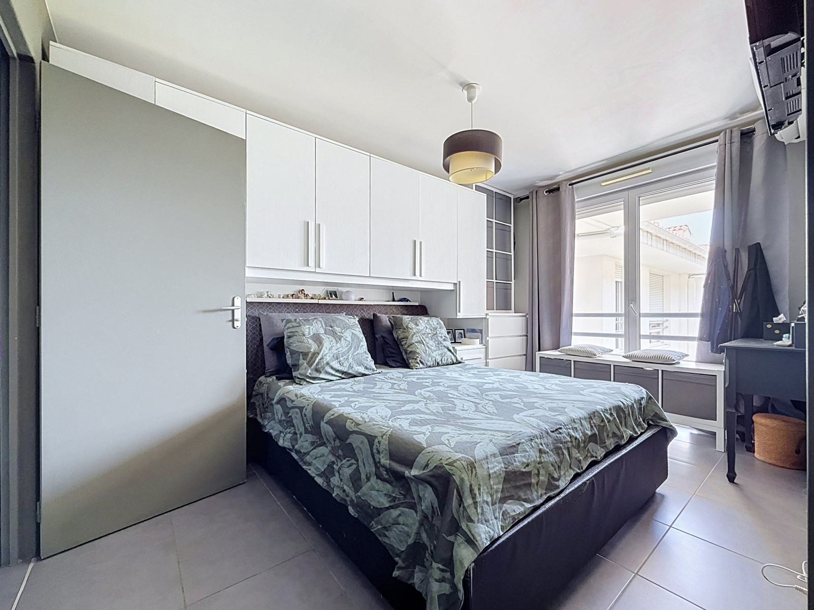 
                                                Vente
                                                 Nice - Appartement 3 pièces – Dernier étage avec terrasse proche Hôpital Pasteur