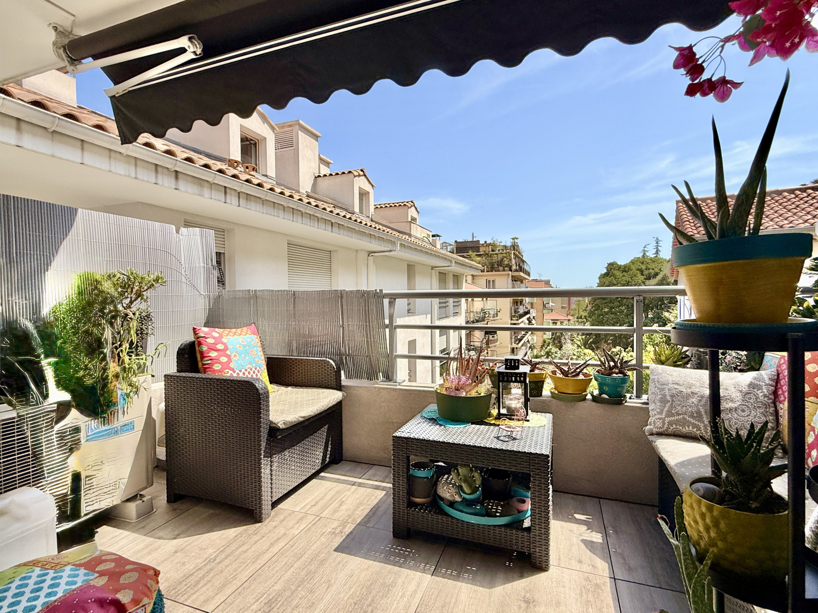 
                                                Vente
                                                 Nice - Appartement 3 pièces – Dernier étage avec terrasse proche Hôpital Pasteur