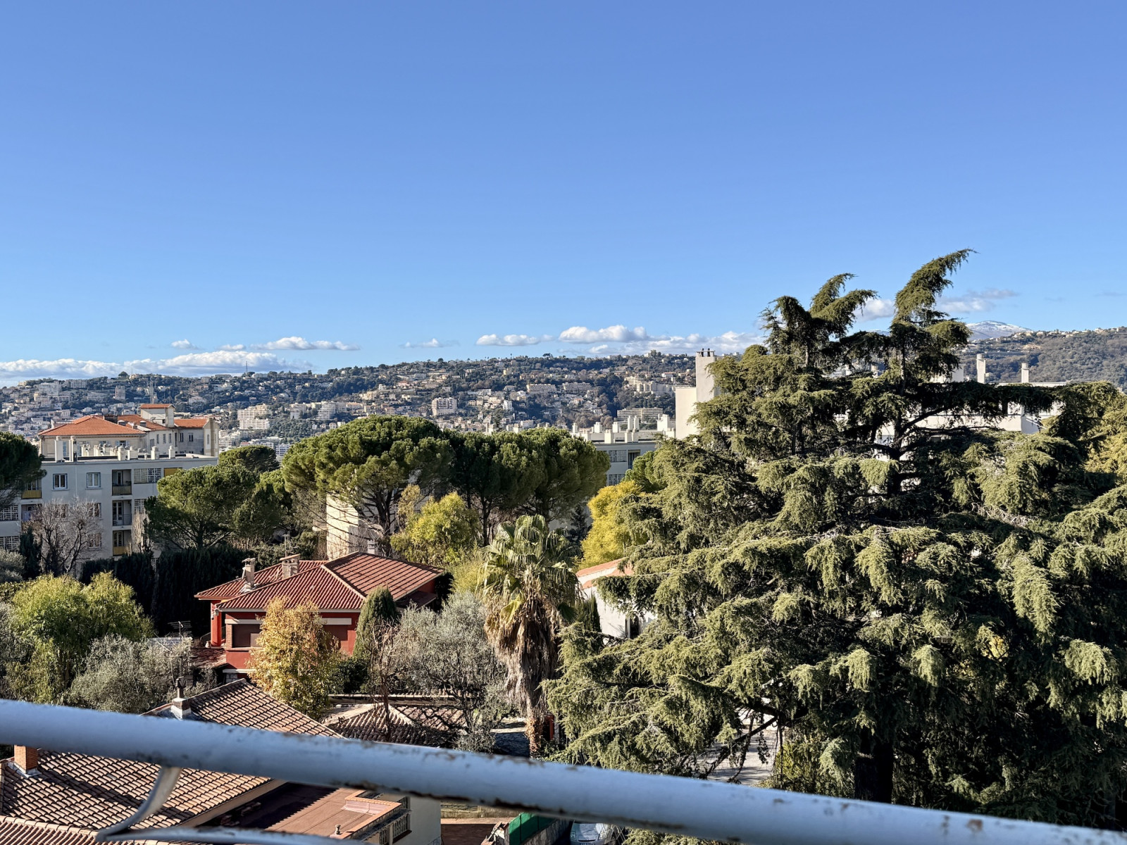 
                                                Vente
                                                 Nice - Beau 3 pièces, Haut Cimiez,