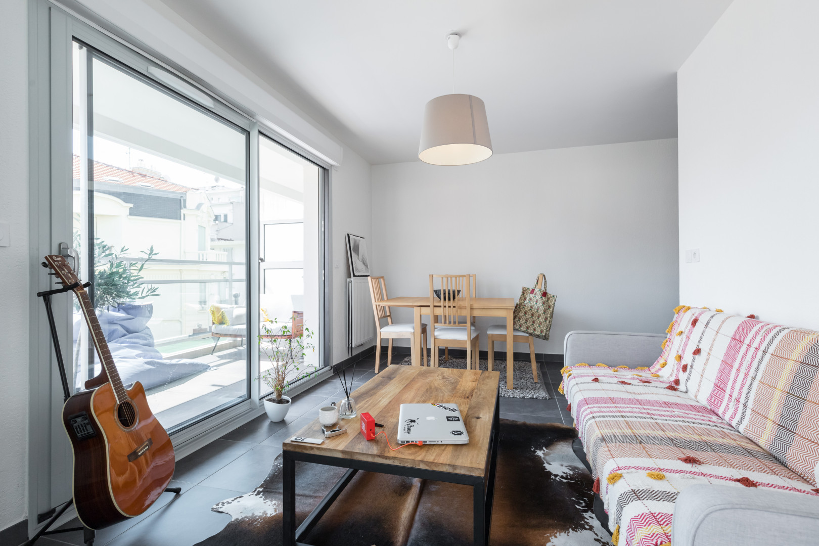 
                                                Vente
                                                 NICE / BORRIGLIONE - Appartement 2 pièces à vendre en dernier étage avec terrasse, parking et cave