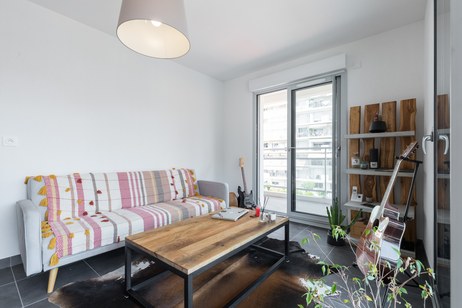 
                                                Vente
                                                 NICE / BORRIGLIONE - Appartement 2 pièces à vendre en dernier étage avec terrasse, parking et cave