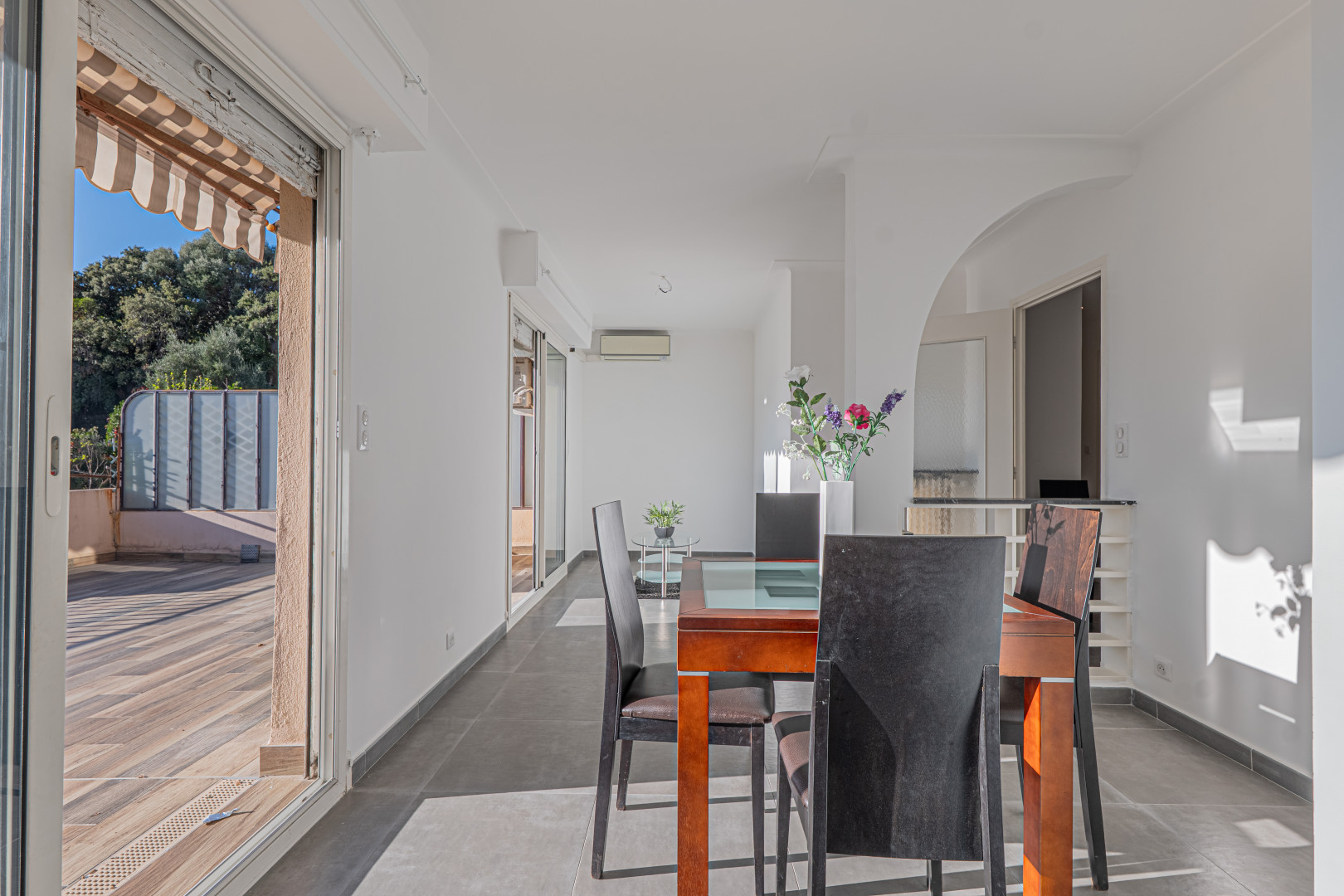 
                                                Vente
                                                 NICE – Boulevard de Cessole / Dernier étage avec grande terrasse