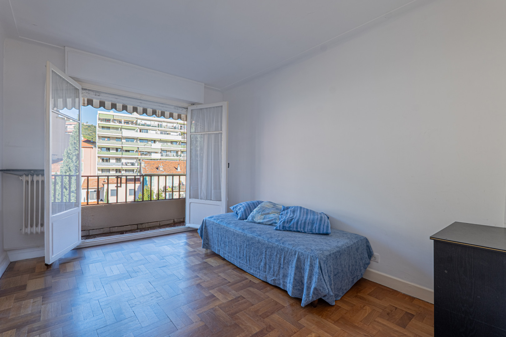 
                                                Vente
                                                 NICE – Boulevard de Cessole / Dernier étage avec grande terrasse