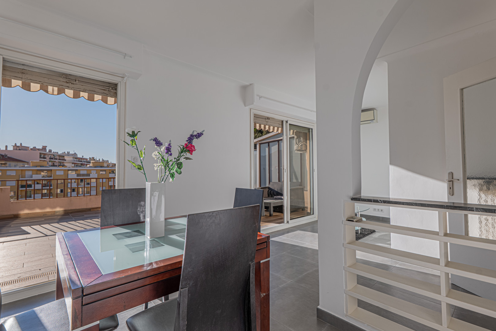 
                                                Vente
                                                 NICE – Boulevard de Cessole / Dernier étage avec grande terrasse