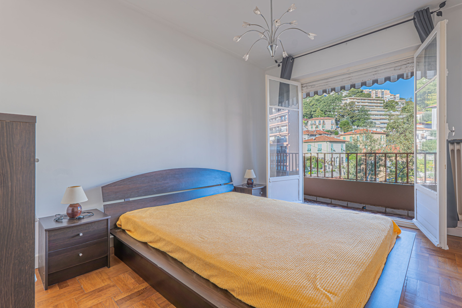 
                                                Vente
                                                 NICE – Boulevard de Cessole / Dernier étage avec grande terrasse