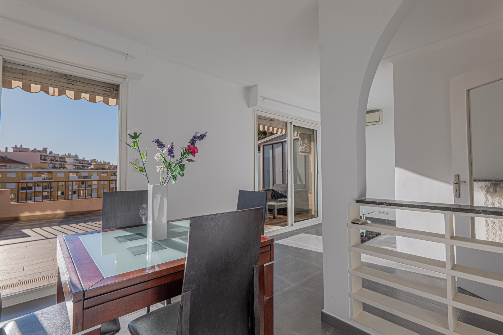 
                                                Vente
                                                 NICE – Boulevard de Cessole / Dernier étage avec grande terrasse