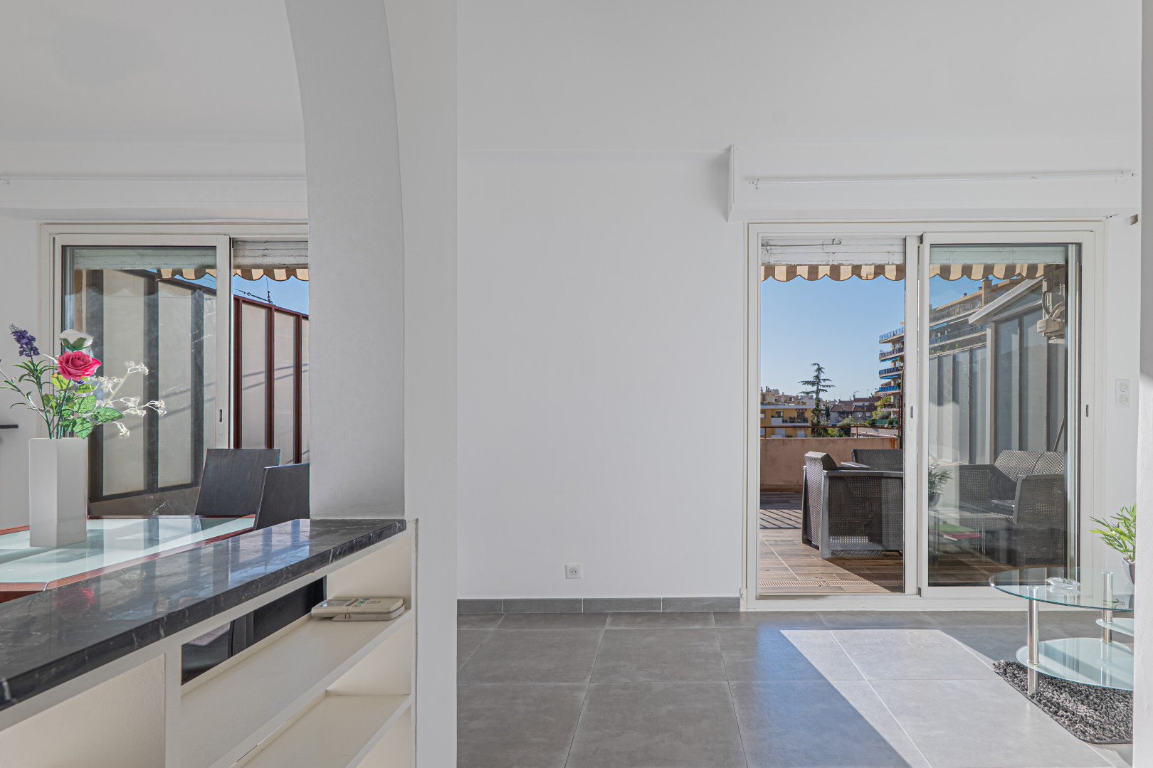 
                                                Vente
                                                 NICE – Boulevard de Cessole / Dernier étage avec grande terrasse