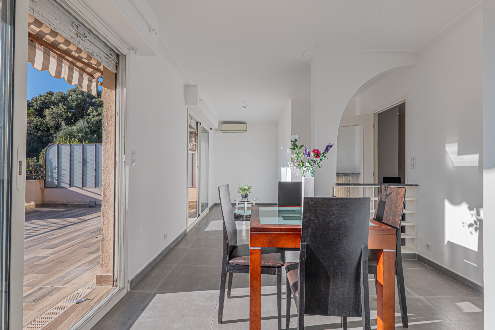 
                                                Vente
                                                 NICE – Boulevard de Cessole / Dernier étage avec grande terrasse