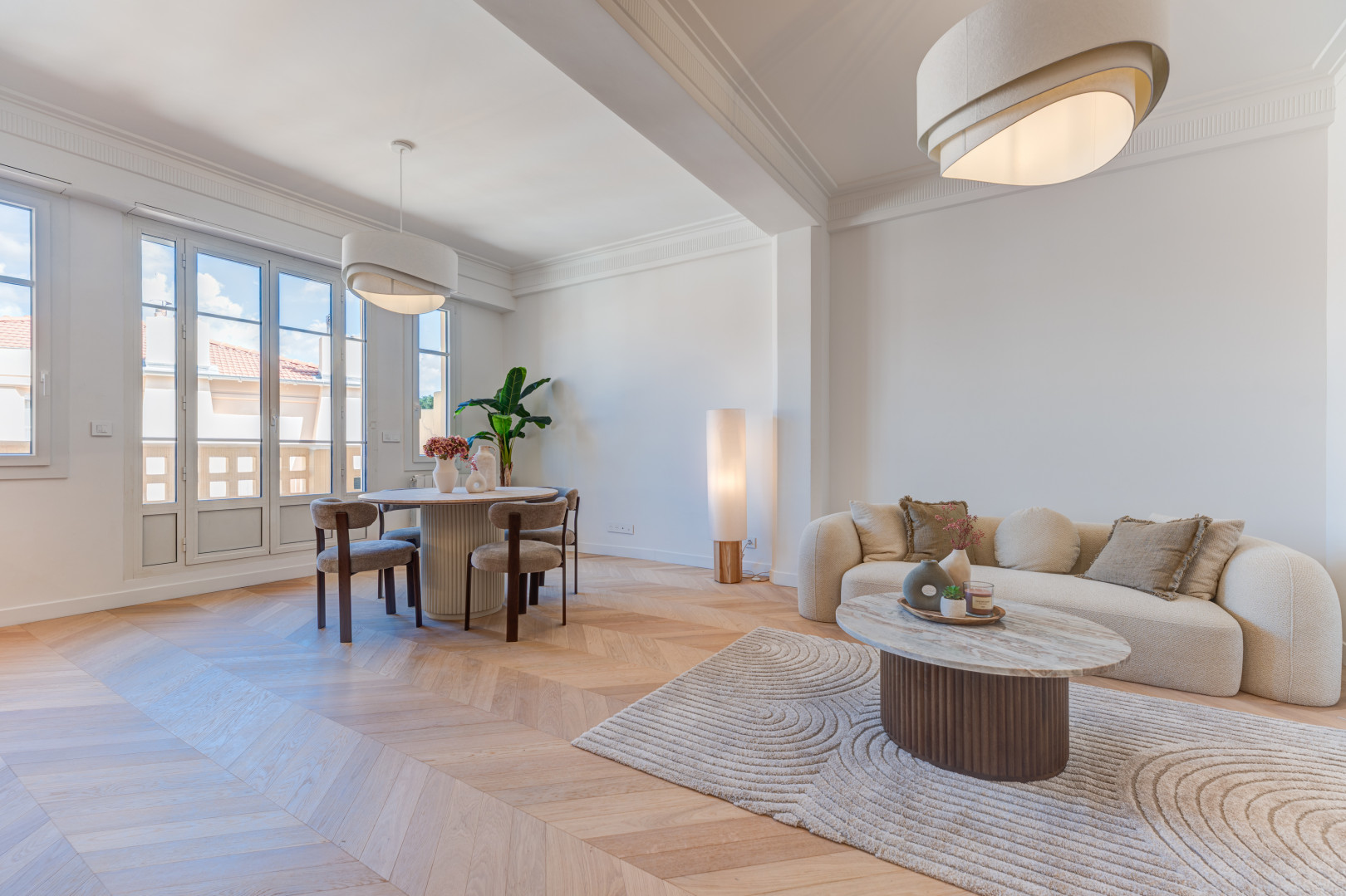 
                                                Vente
                                                 Nice – Carré d’Or : Charmant 3 pièces de 88 m² niché au dernier étage d’une élégante résidence bourgeoise.