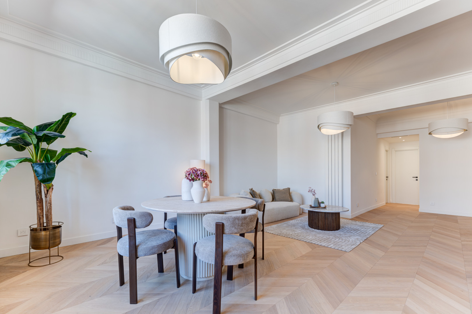 
                                                Vente
                                                 Nice – Carré d’Or : Charmant 3 pièces de 88 m² niché au dernier étage d’une élégante résidence bourgeoise.