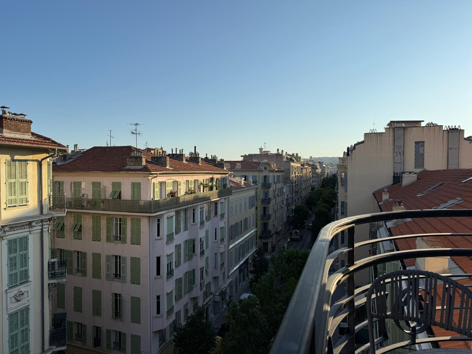 
                                                Vente
                                                 Nice – Carré d’Or - Élégant 2 pièces lumineux et traversant de 55m2 avec balcons