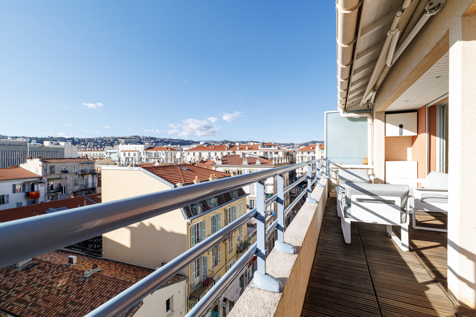 
                                                Vente
                                                 Nice - Carré d’or - Magnifique 3 pièces de 108 m² en dernier étage avec grande terrasse