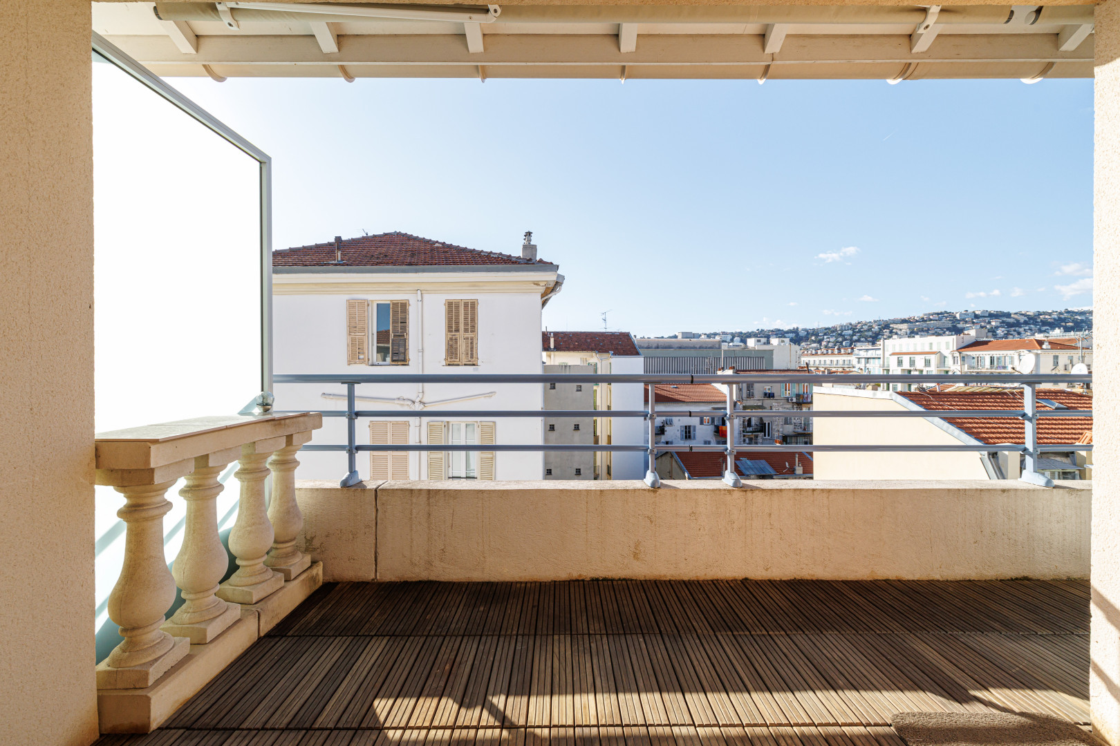 
                                                Vente
                                                 Nice - Carré d’or - Magnifique 3 pièces de 108 m² en dernier étage avec grande terrasse