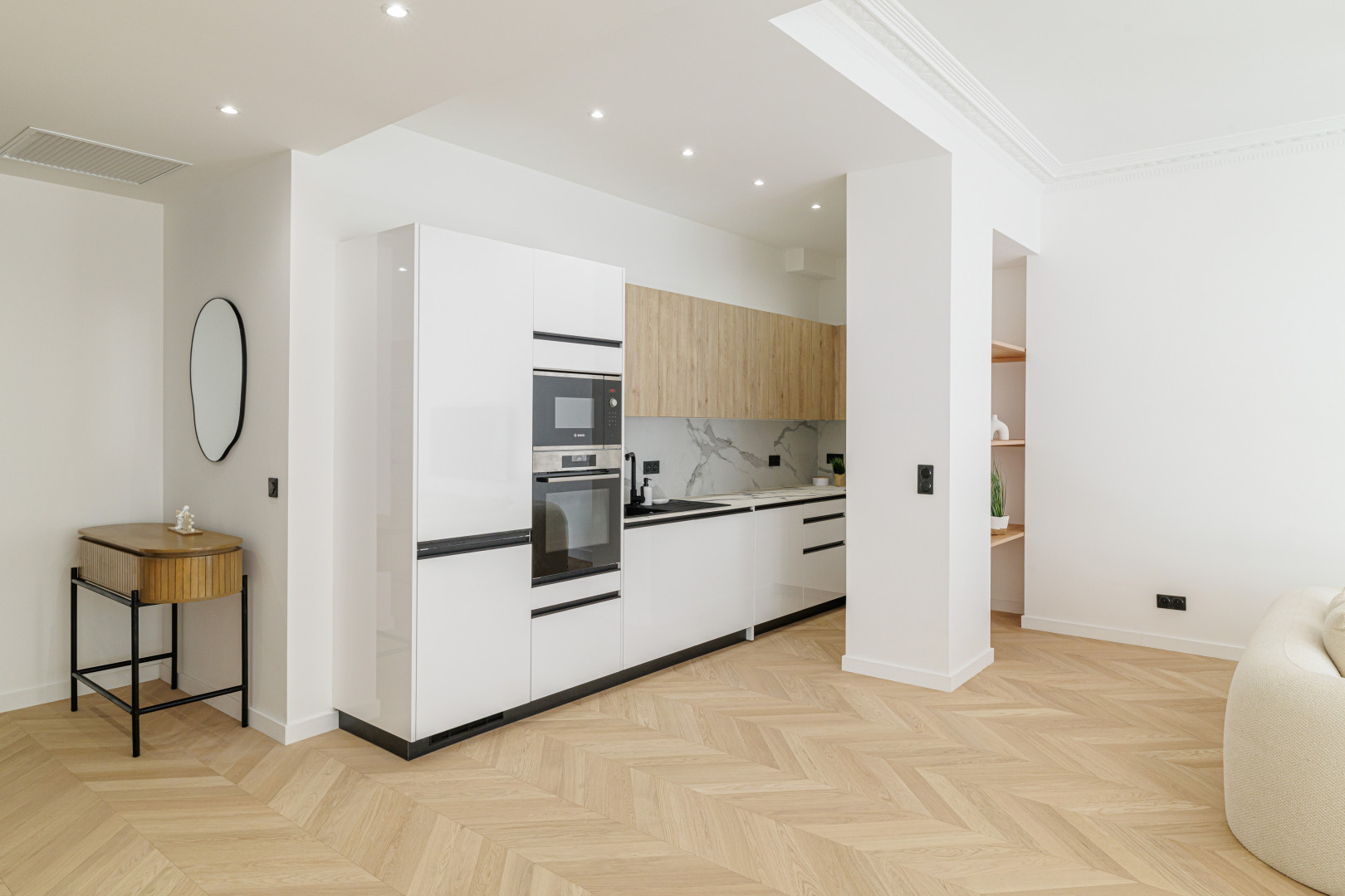 
                                                Vente
                                                 Nice - Carré d'Or - Grand 4 pièces traversant de 120m2 entièrement rénové