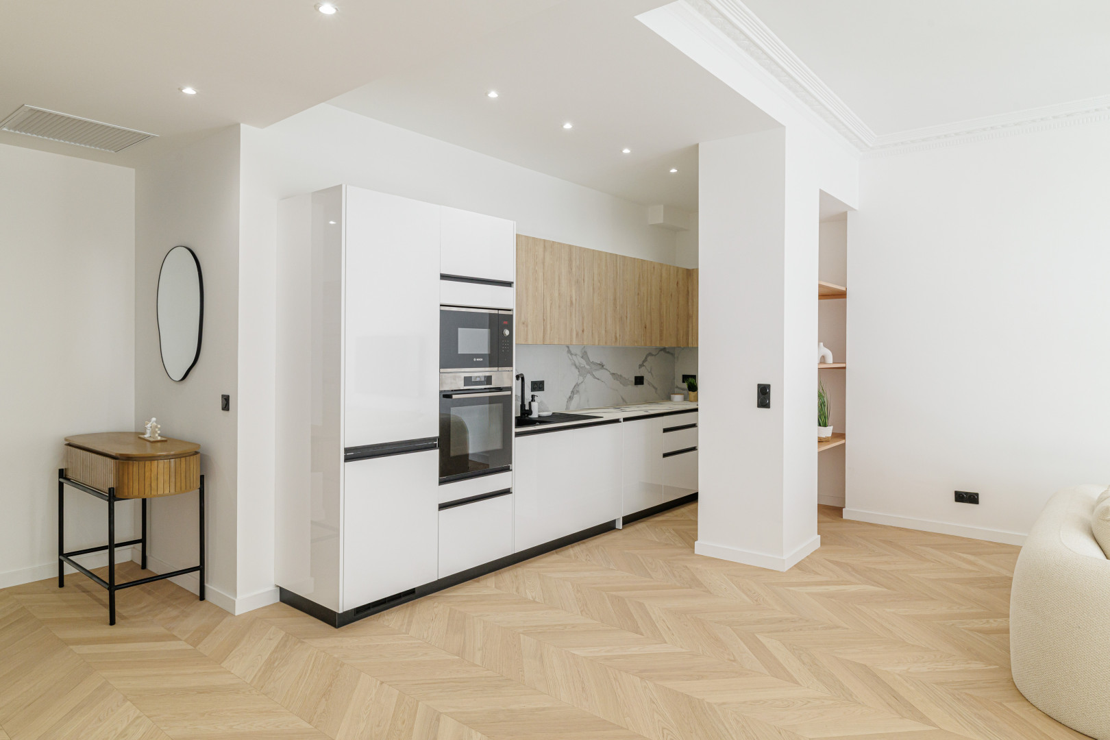 
                                                Vente
                                                 Nice - Carré d'Or - Grand 4 pièces traversant de 120m2 entièrement rénové