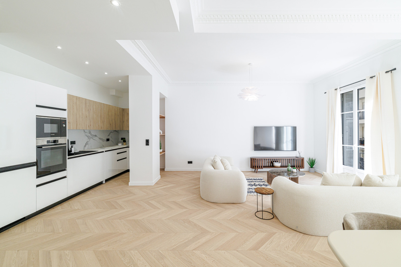 
                                                Vente
                                                 Nice - Carré d'Or - Grand 4 pièces traversant de 120m2 entièrement rénové