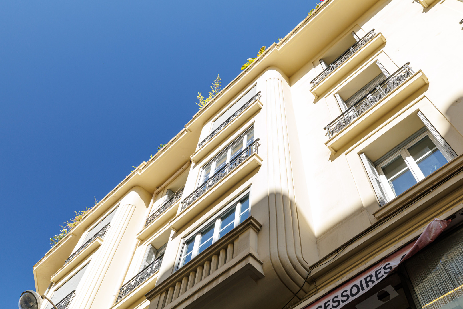 
                                                Vente
                                                 Nice - Carré d'Or - Grand 4 pièces