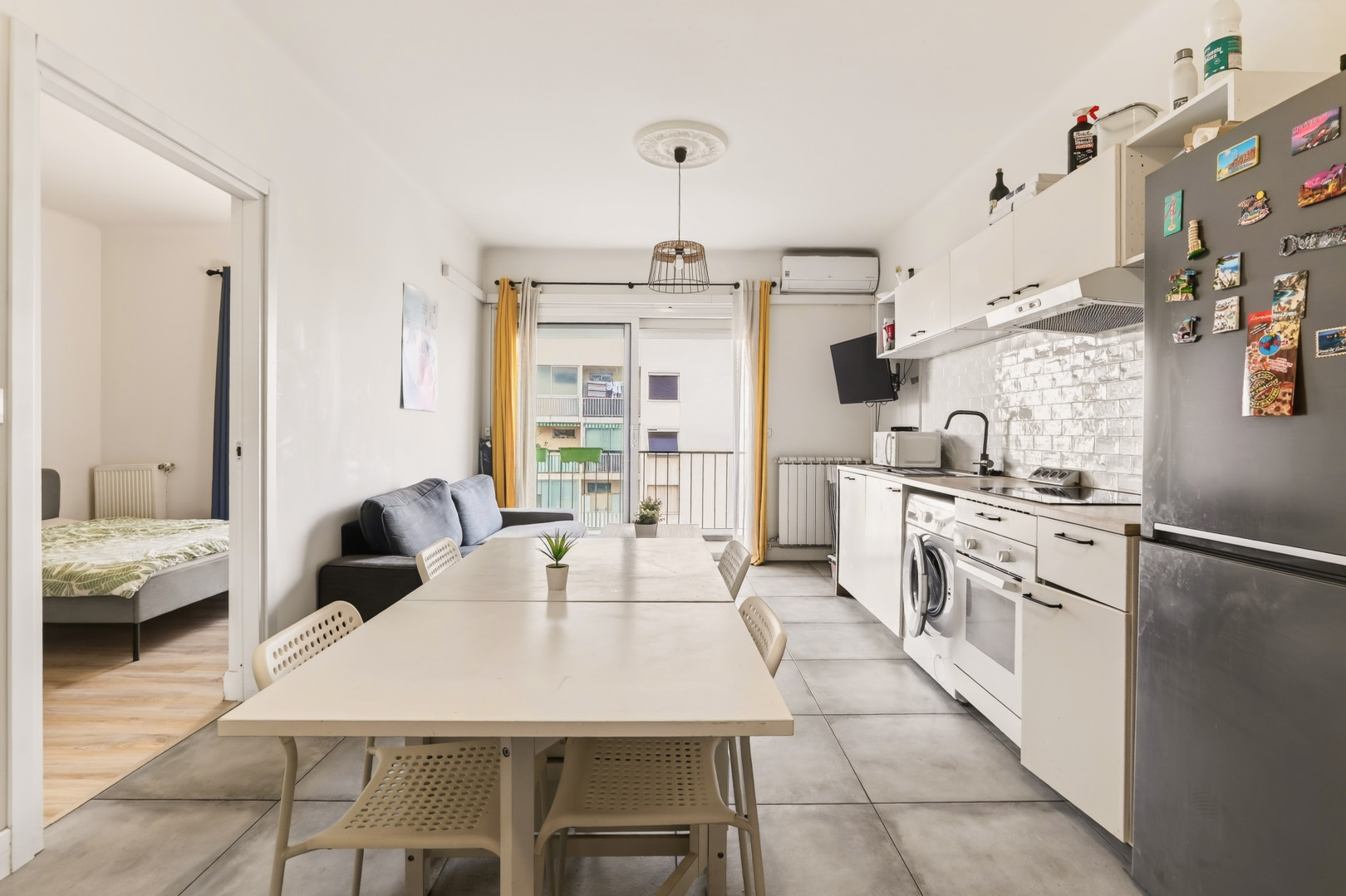 
                                                Vente
                                                 Nice - Caucade -Joli 4 pièces en étage avec terrasse et vue mer