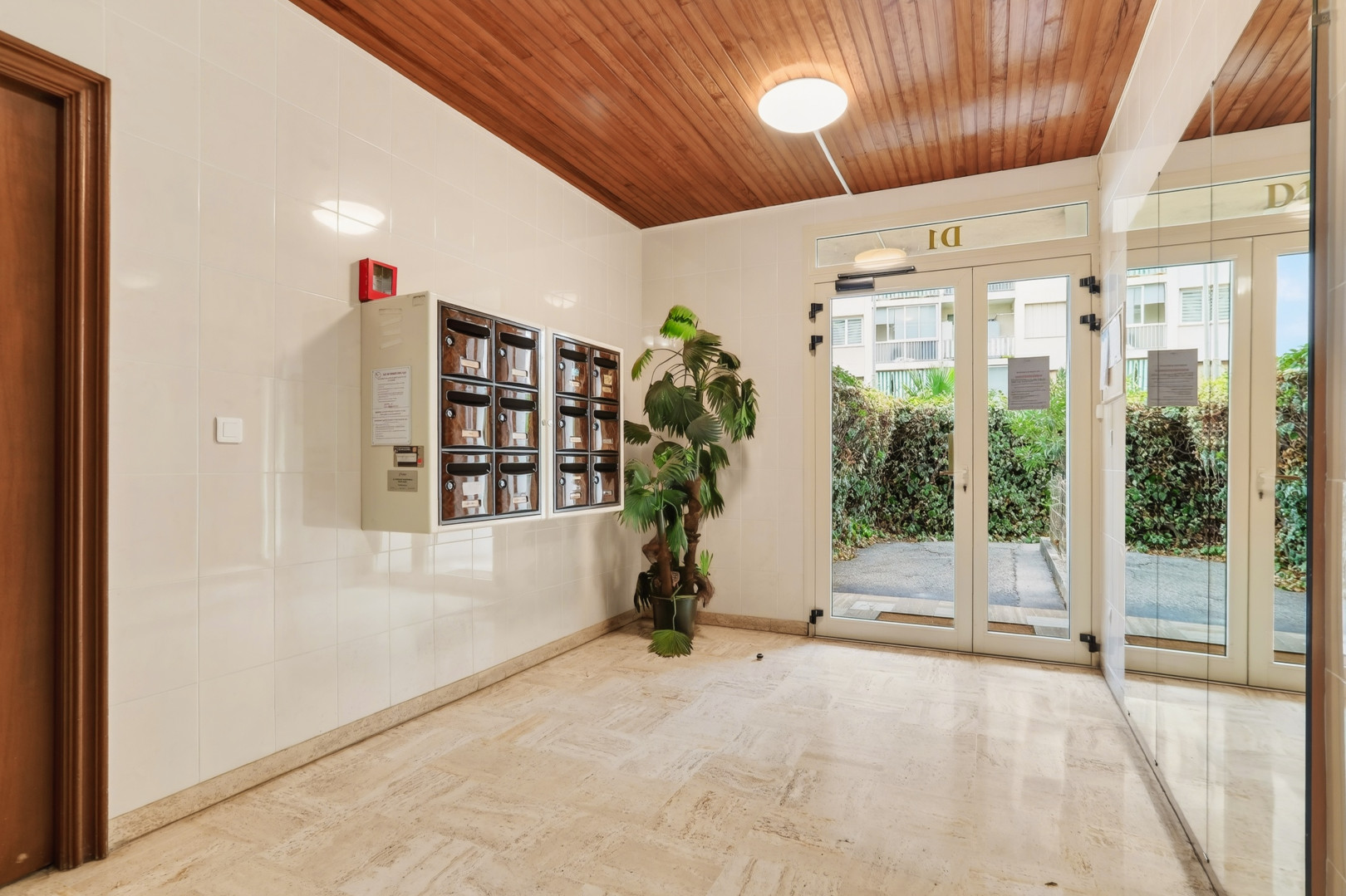 
                                                Vente
                                                 Nice - Caucade -Joli 4 pièces en étage avec terrasse et vue mer