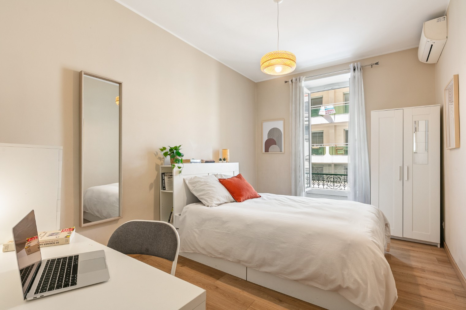 
                                                Colocation
                                                 NICE CENTRE-Chambre climatisée dans colocation - A