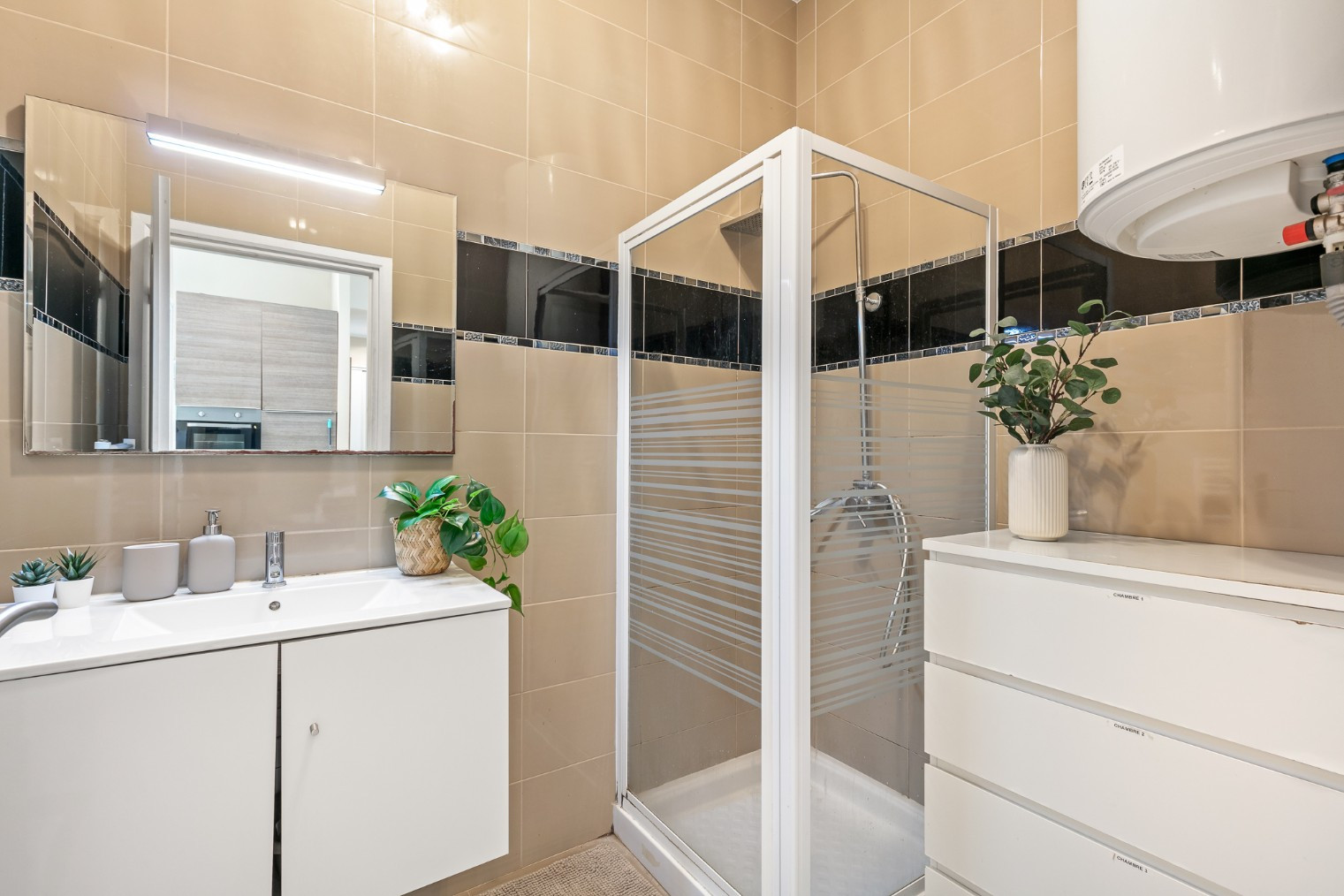 
                                                Colocation
                                                 NICE CENTRE-Chambre climatisée dans colocation - A