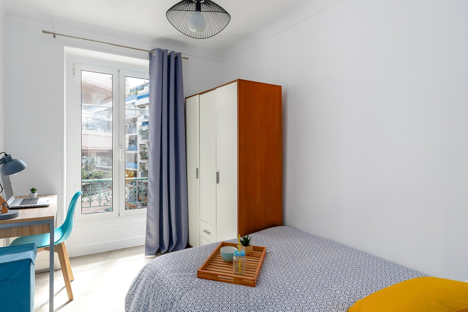 
                                                Colocation
                                                 NICE CENTRE -  Chambre dans colocation - B