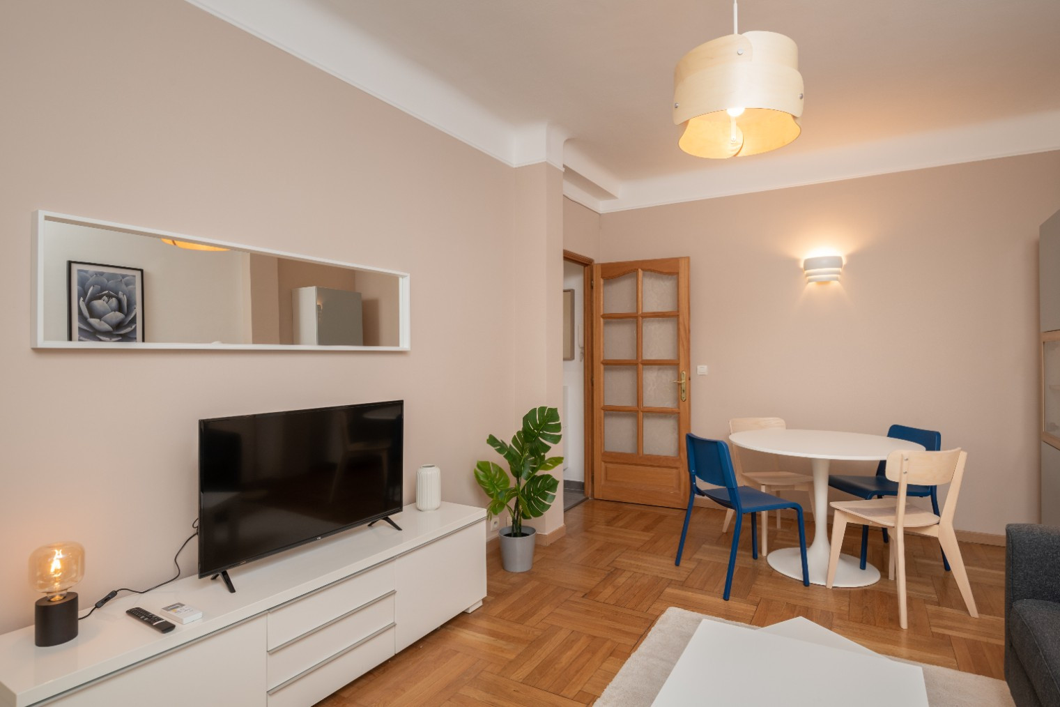
                                                Location
                                                 NICE CENTRE - Spacieux T2  avec balcon
