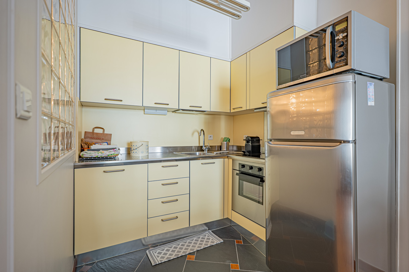 
                                                Vente
                                                 Nice - Centre Ville : Appartement 3 pièces