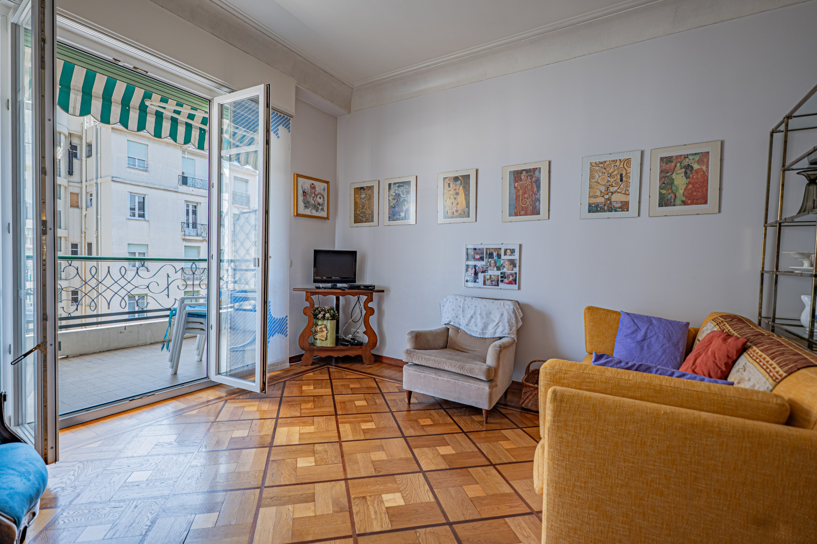 
                                                Vente
                                                 Nice - Centre Ville : Appartement 3 pièces