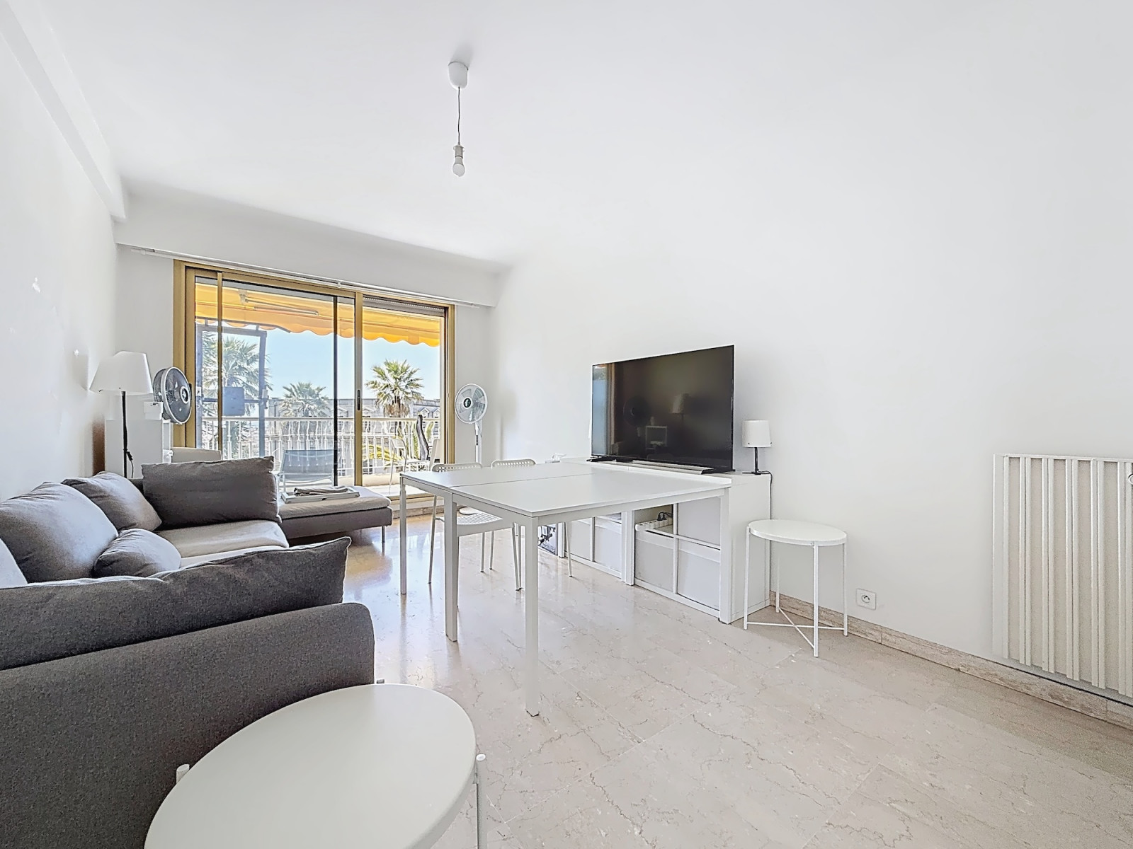
                                                Vente
                                                 Nice Cimiez - 3 pièces avec grande terrasse offrant une vue dégagée sur la mer