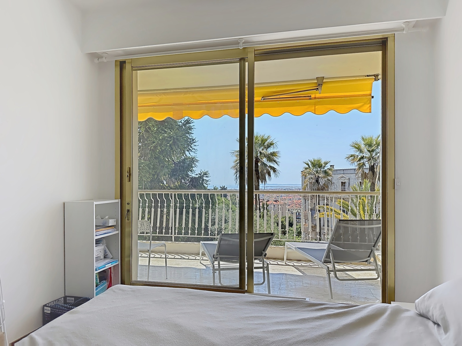 
                                                Vente
                                                 Nice Cimiez - 3 pièces avec grande terrasse offrant une vue dégagée sur la mer