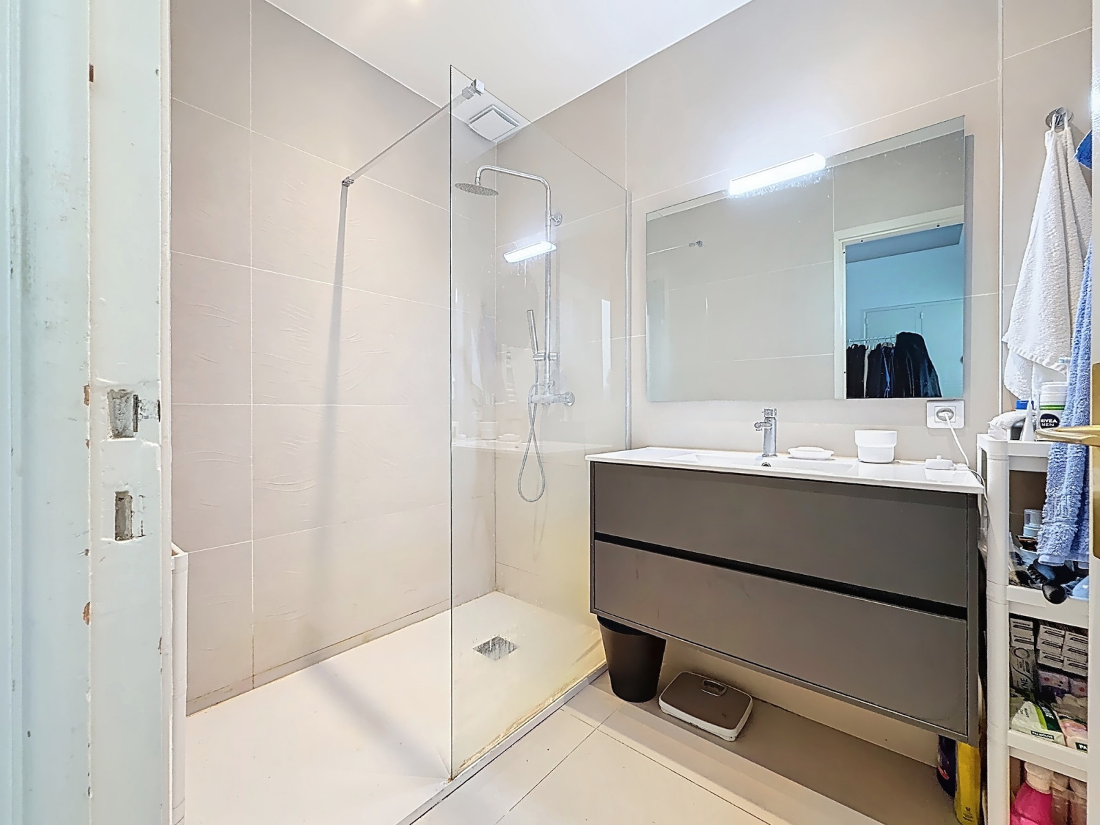 
                                                Vente
                                                 Nice Cimiez - 3 pièces avec grande terrasse offrant une vue dégagée sur la mer