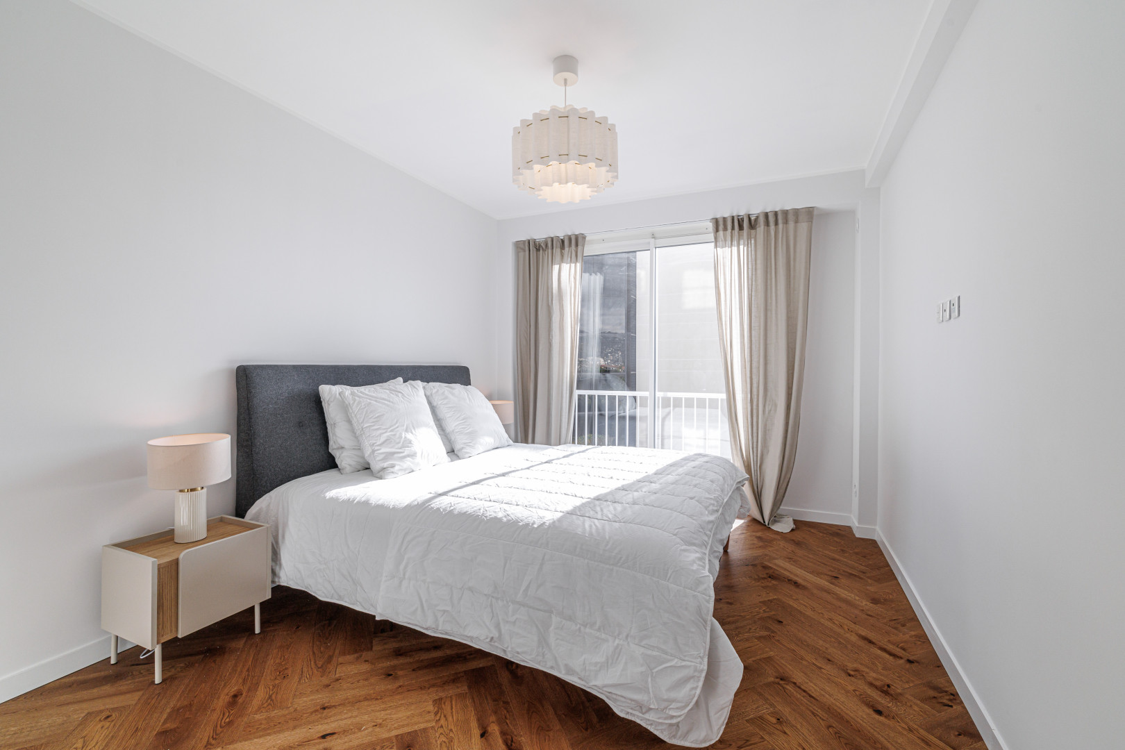 
                                                Vente
                                                 Nice - Cimiez - 3 pièces de 84,69 m² entièrement rénové avec terrasse et garage