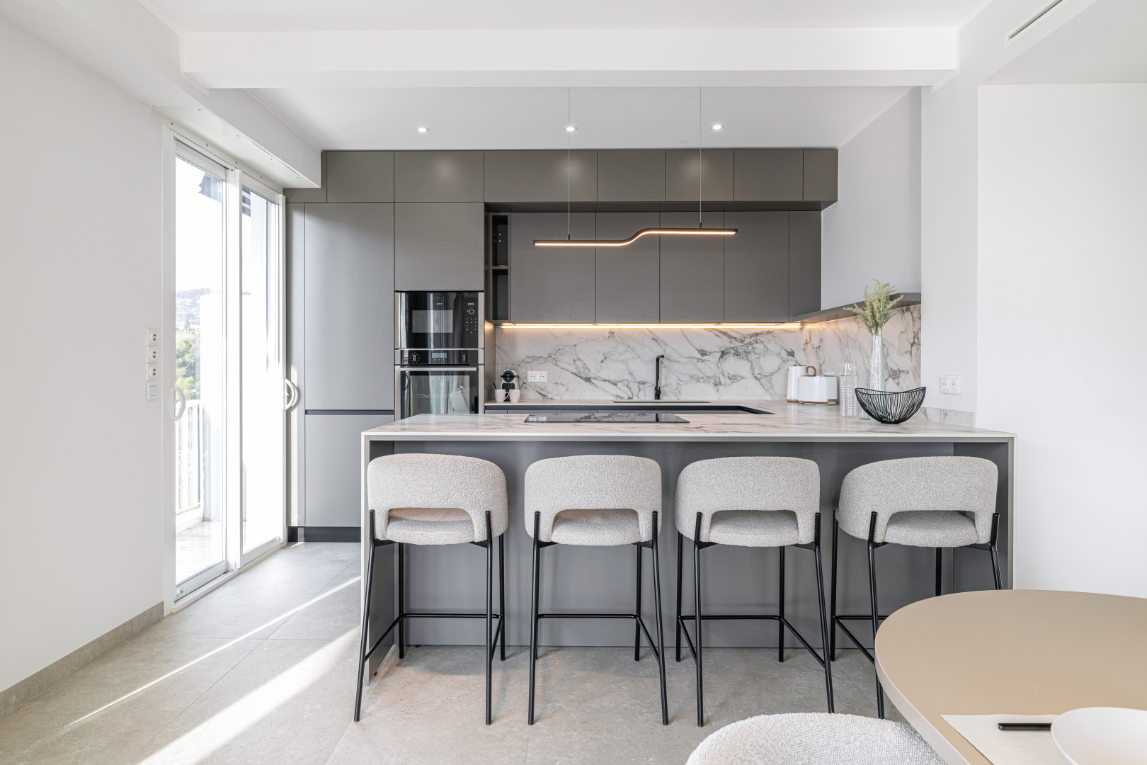 
                                                Vente
                                                 Nice - Cimiez - 3 pièces de 84,69 m² entièrement