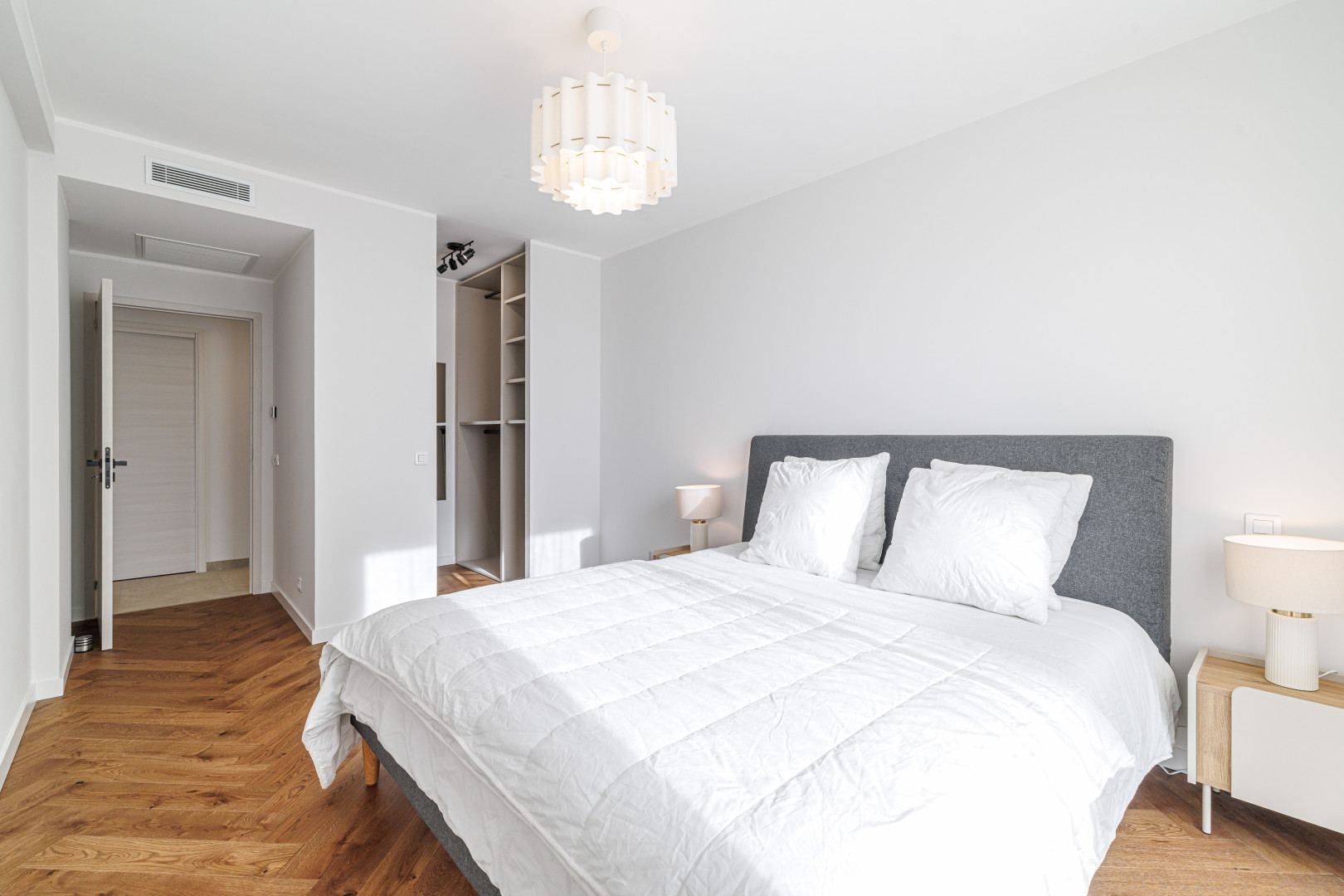 
                                                Vente
                                                 Nice - Cimiez - 3 pièces de 84,69 m² entièrement rénové avec terrasse et garage