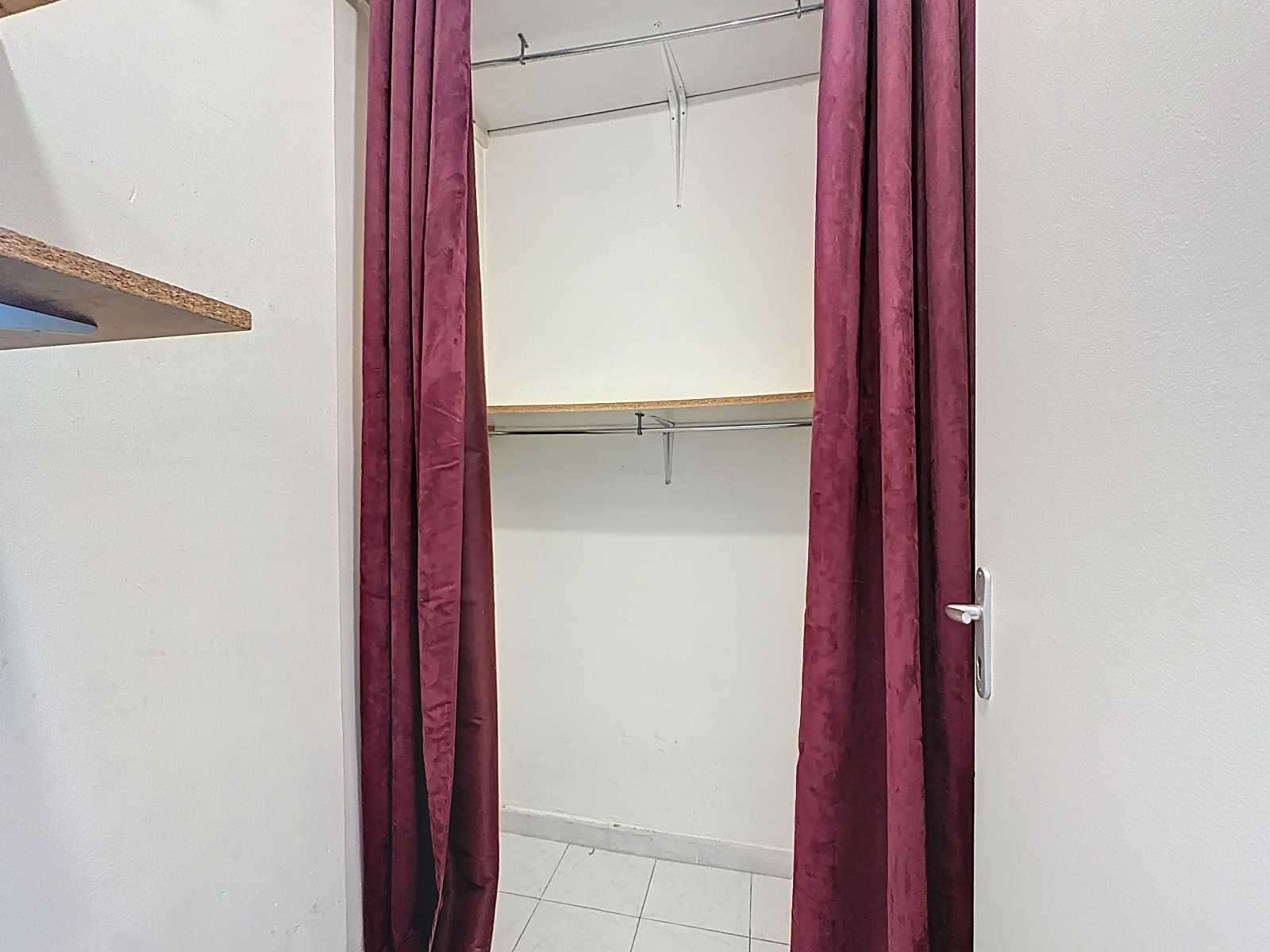 
                                                Vente
                                                 Nice Cimiez - 3 pièces familial à rénover