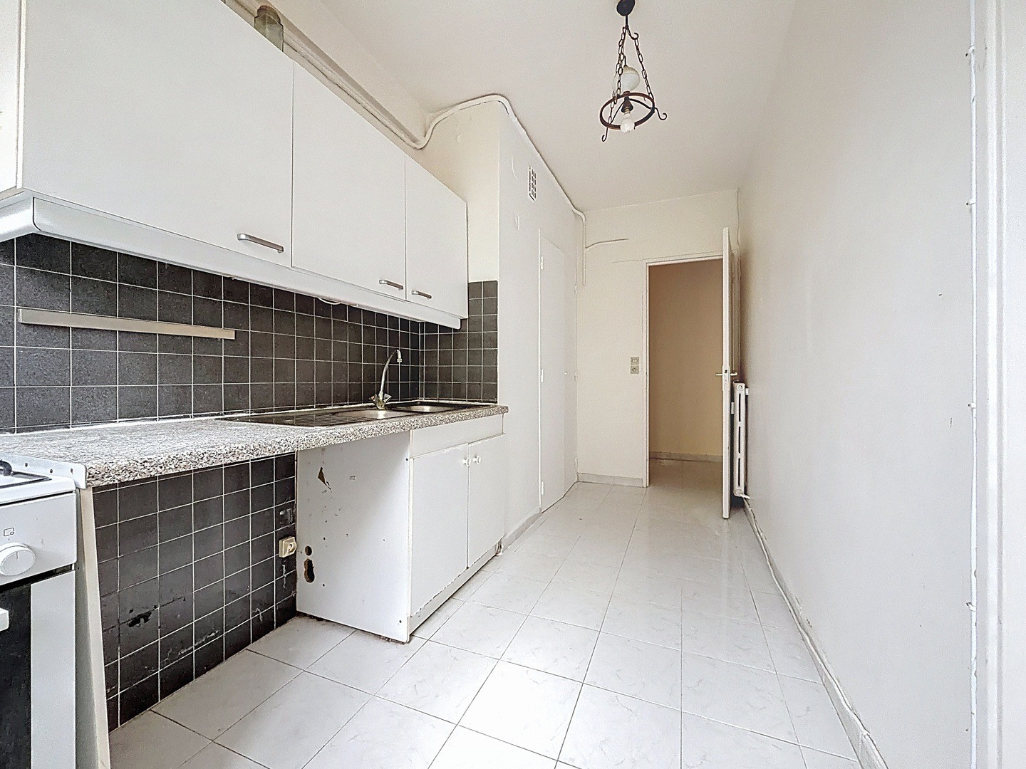 
                                                Vente
                                                 Nice Cimiez - 3 pièces familial à rénover