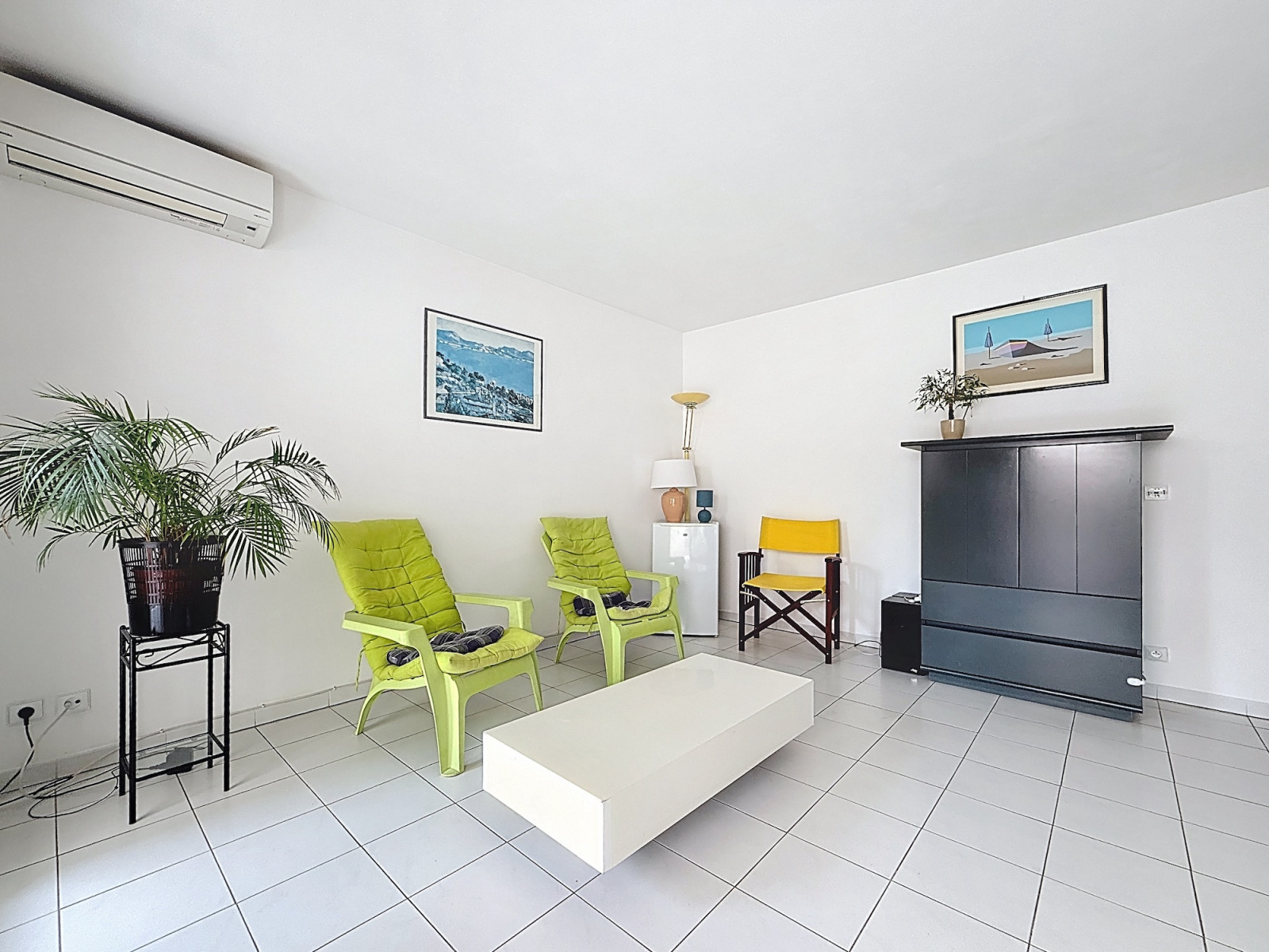 
                                                Vente
                                                 Nice Cimiez - 4 pièces d'angle avec garage dans résidence en lisière du Parc Liserb