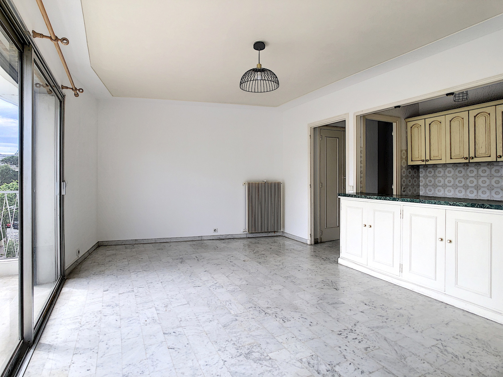 
                                                Location
                                                 Nice Cimiez à louer studio vide 32 m²