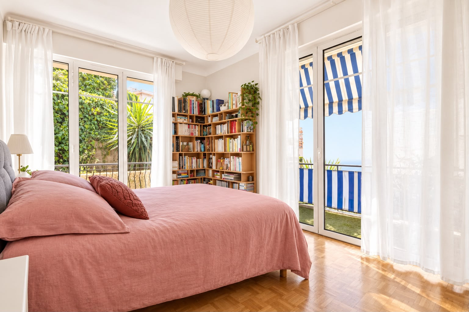 
                                                Vente
                                                 Nice Cimiez - Appartement de 3 pièces rénové dans un esprit contemporain