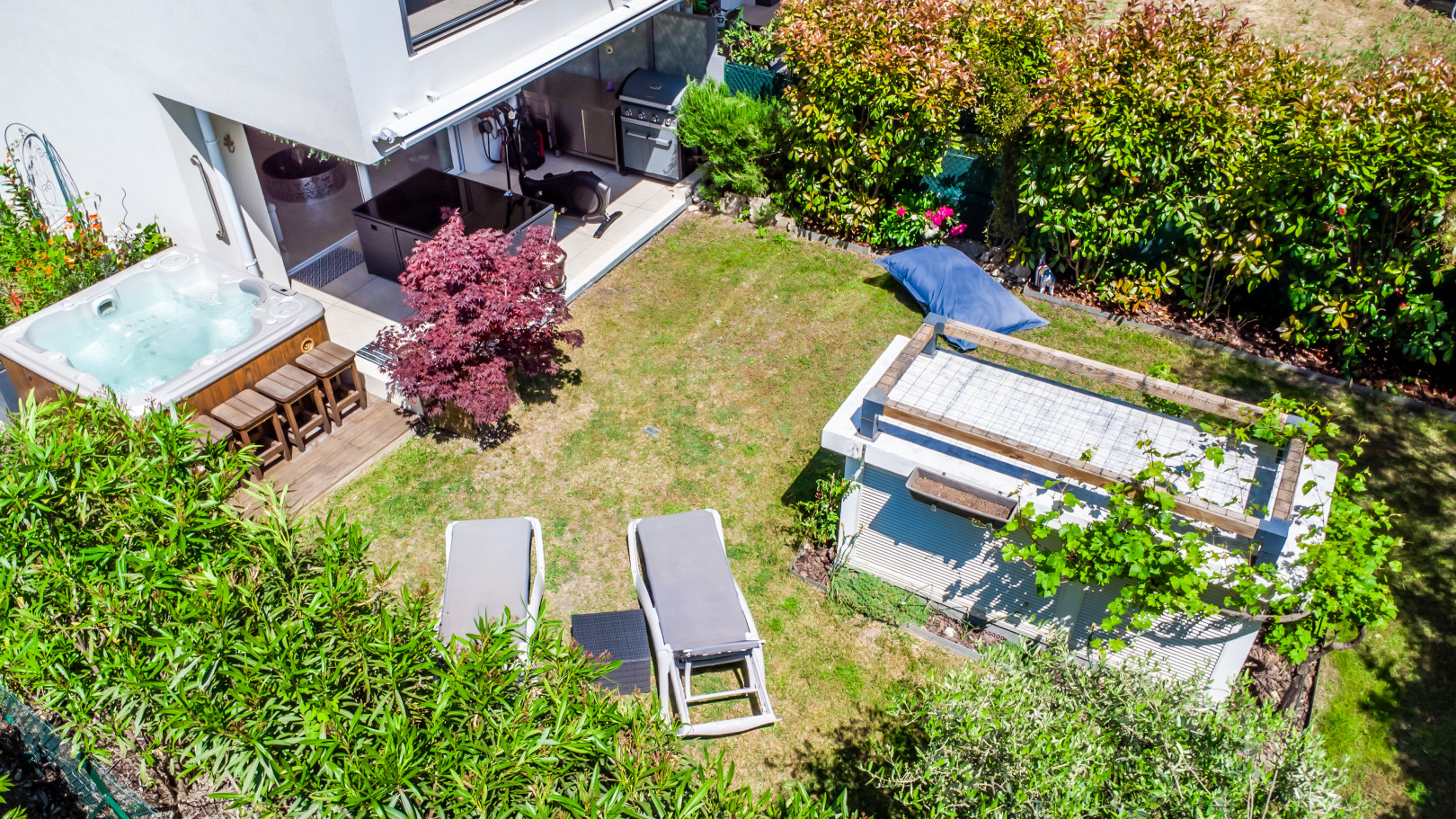 
                                                Vente
                                                 Nice Cimiez - Appartement et son magnifique jardin avec jacuzzi
