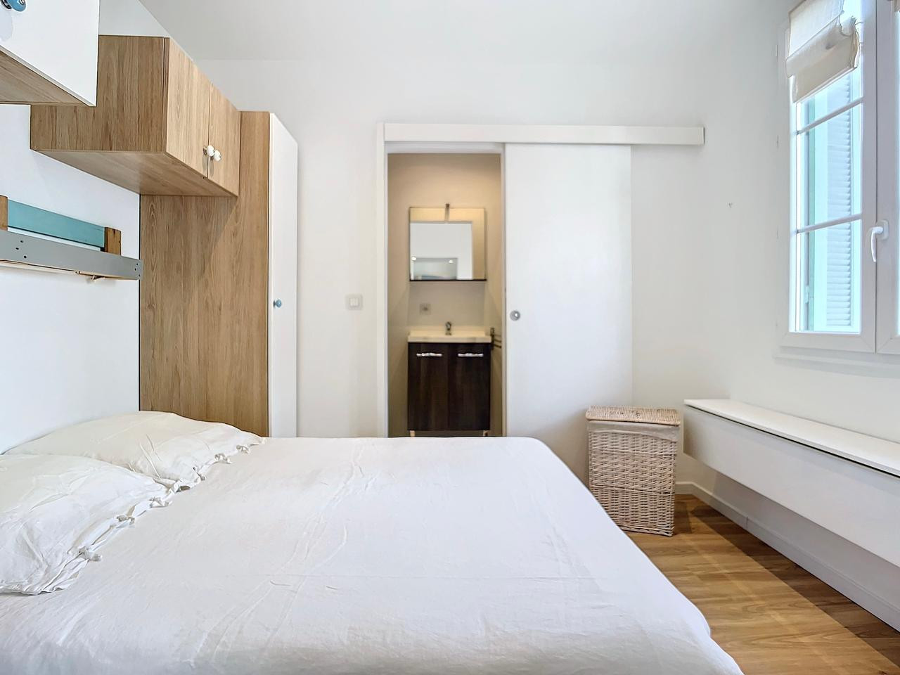 
                                                Location
                                                 Nice Cimiez - Beau 2 pièces rénové disposant d’une grande terrasse