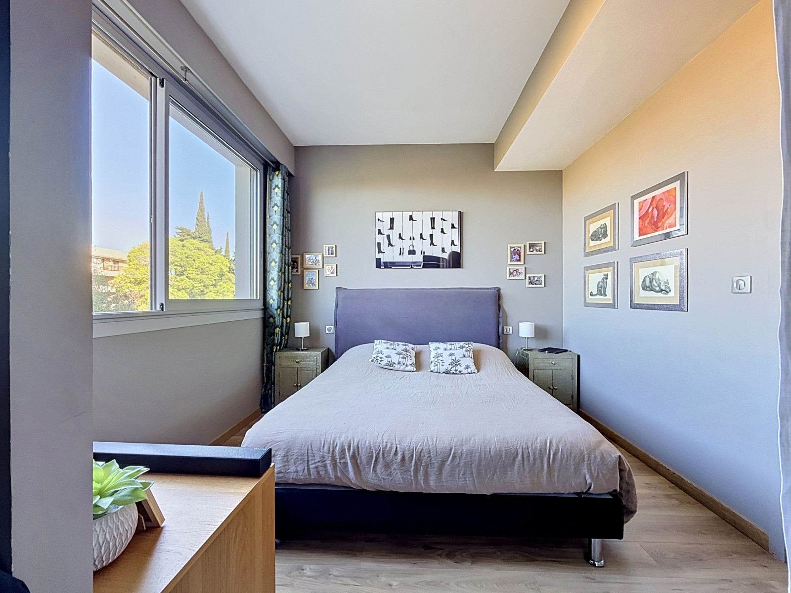 
                                                Vente
                                                 Nice Cimiez - Beau 3 pièces 72m2 refait à neuf avec terrasse et aperçu mer dans résidence recherchée avec parc