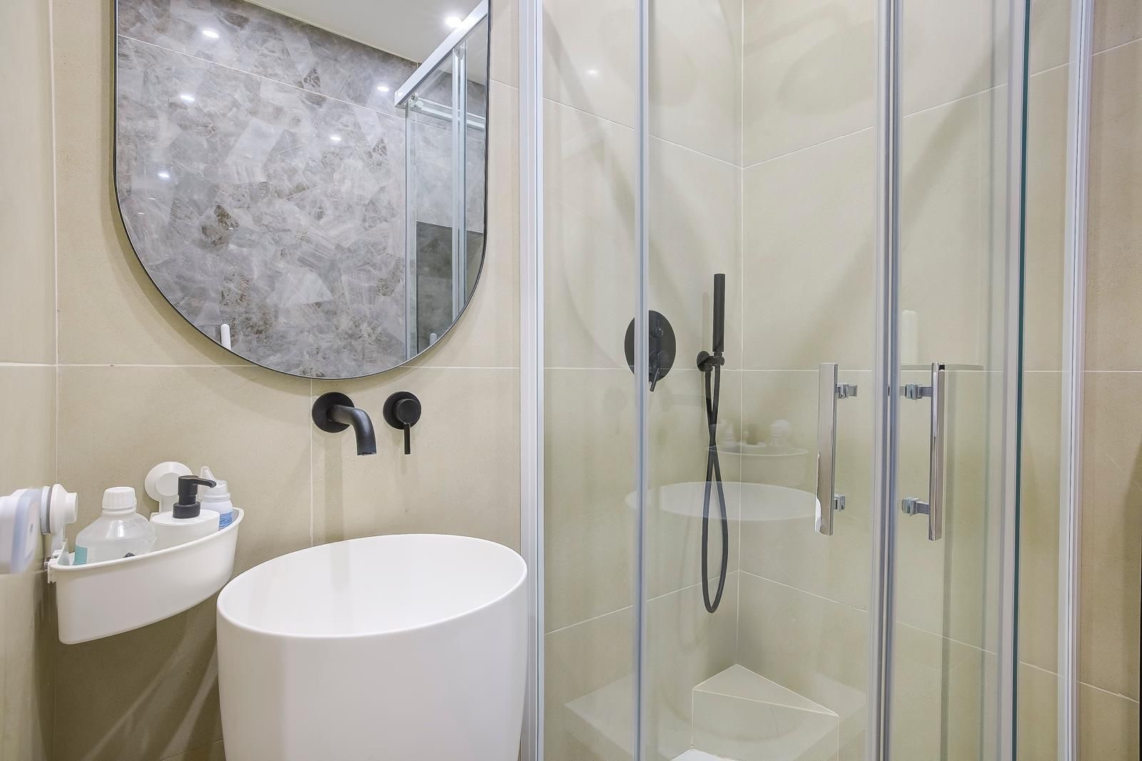 
                                                Vente
                                                 Nice - Cimiez  - beau  3 pièces de 73 m² avec terrasse et entièrement rénové
